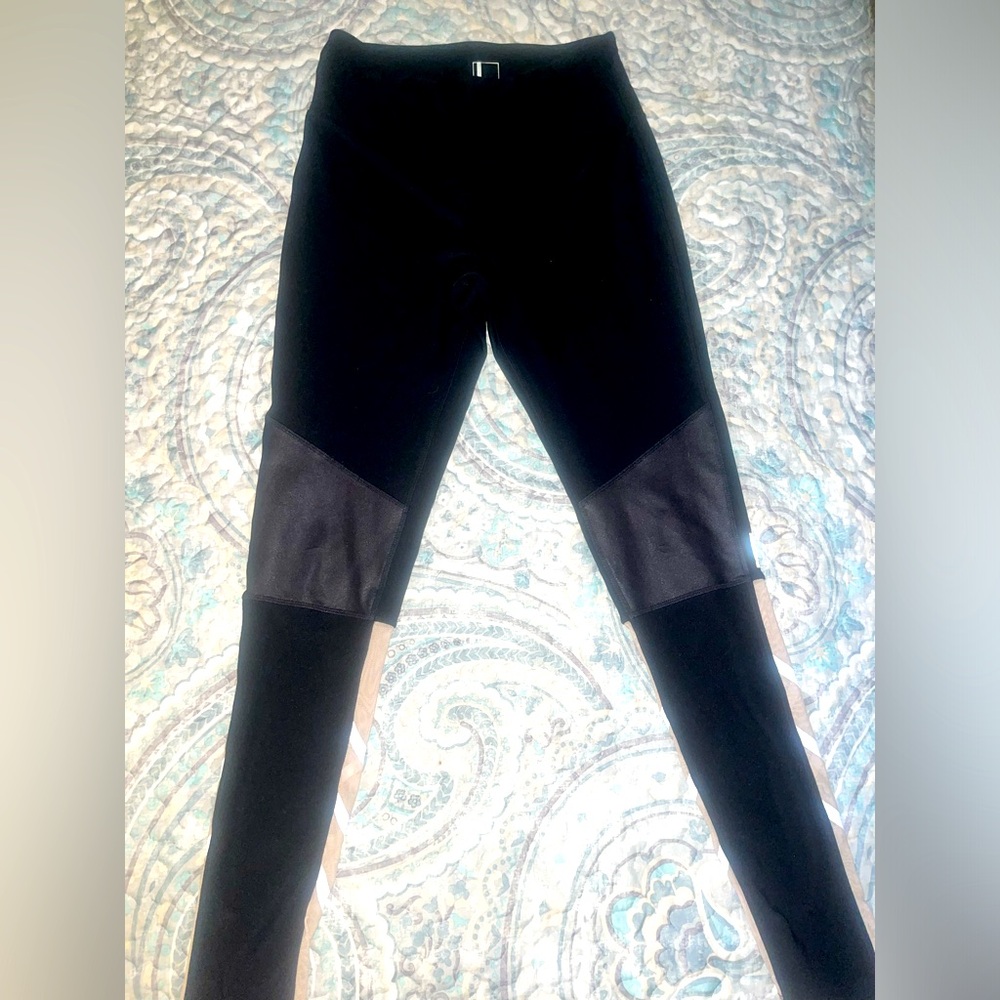 Great condition Leggings with cool design